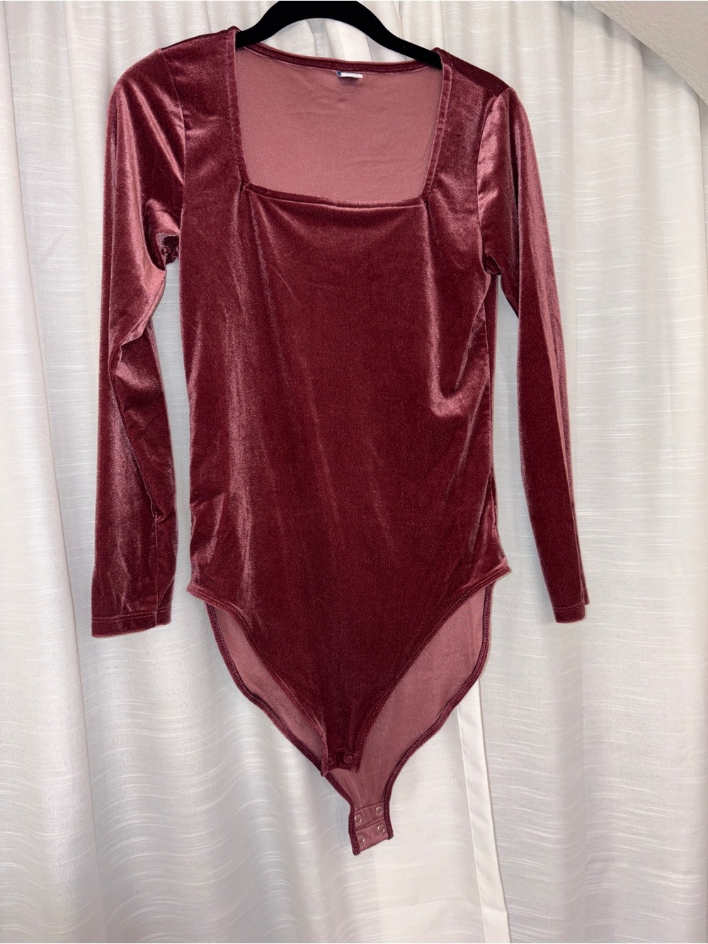 Old Navy Velvet Long-Sleeve Bodysuit in Wine Red